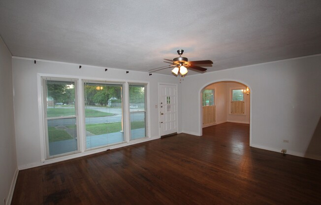 Available-Adorable Large 3 bedroom Home near Downtown!