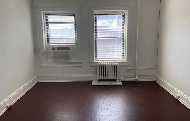 3 beds, 1 bath, 1,225 sqft, $2,199, Unit 1301-43