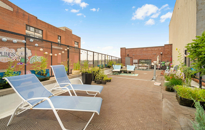 251 MONTROSE AVE