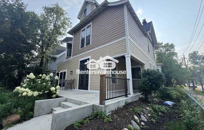 2200 S FREMONT AVE