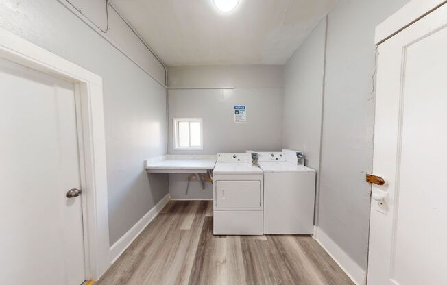 Studio, 1 bath, 146 sqft, $950, Unit 12