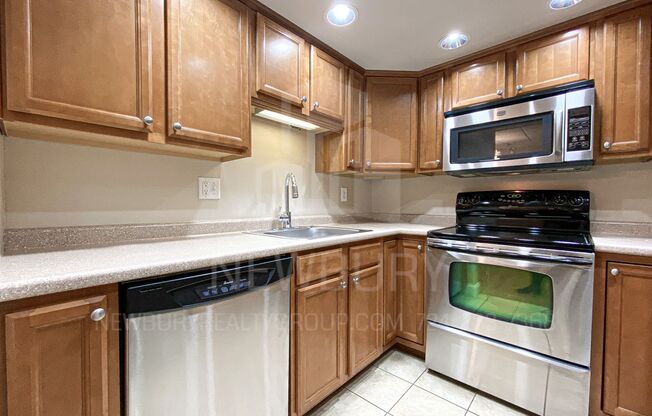 2 beds, 2 baths, 940 sqft, $1,179, Unit TH 809