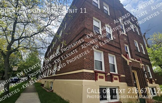 3204 REDWOOD RD
