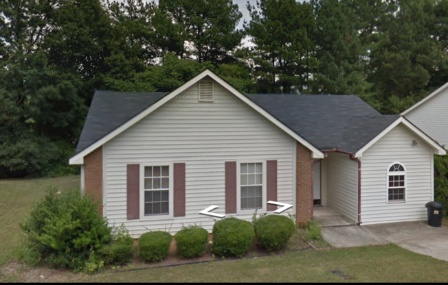 Ready Now - 3beds/2bath Ranch House in Lithonia - $1,650.00