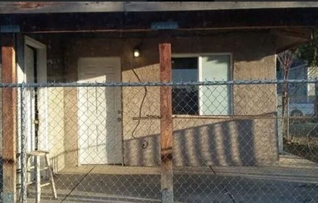 2 Bd 1 Ba Home | Huge Lot in East Bakersfield