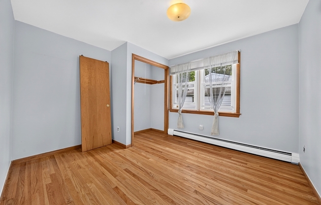 3 beds, 1 bath, 1,100 sqft, $2,900, Unit 1