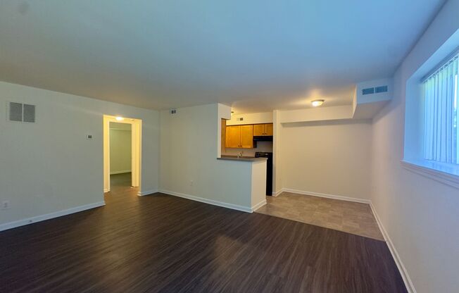 Midwood Apartments in Kenilworth Park, Baltimore, MD!