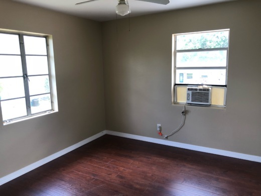 1 bed/1 bath second floor apartment available in North St Pete!