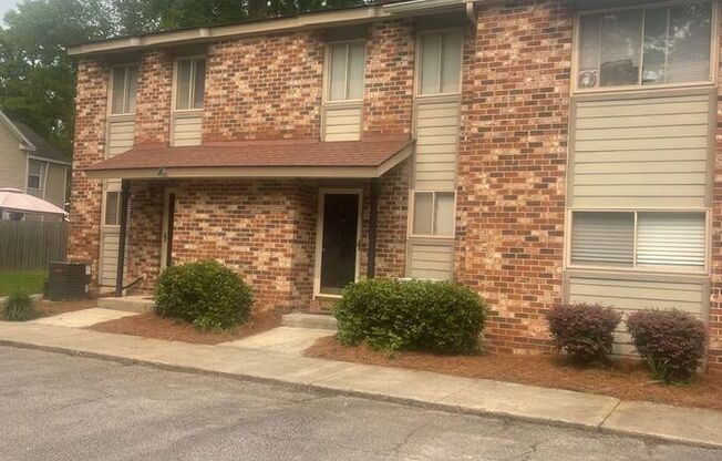 806 ANDREA LN