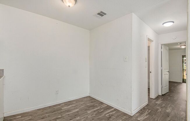 2 beds, 1 bath, $1,400