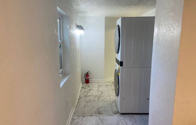 Inlaw Studio Apartment with Parking (ingleside / SFSU / CCSF)