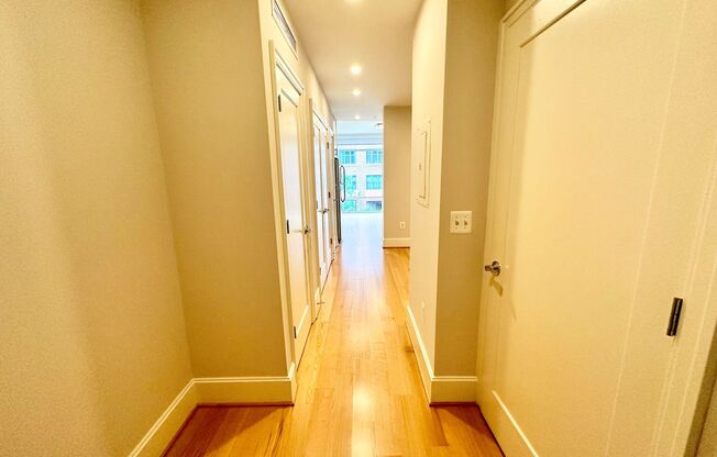 1 bed, 1 bath, $2,750, Unit 811