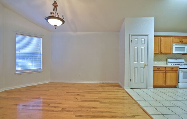 Gorgeous 4 Bed House in Charming Georgetown Village