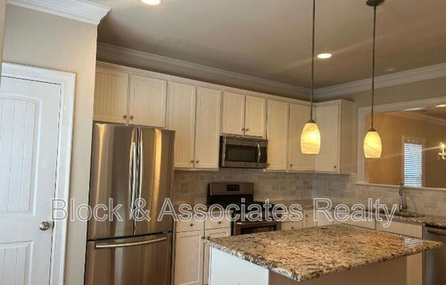 7833 ACC BLVD