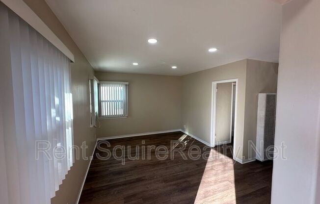901 N San Gabriel Avenue