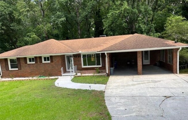 2521 N BRYAN CIR