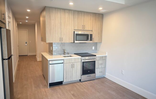 1 bed, 1 bath, $3,000, Unit 327