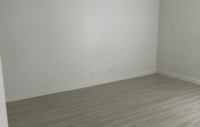 1 bed, 1 bath, 650 sqft, $1,389, Unit SUX-220