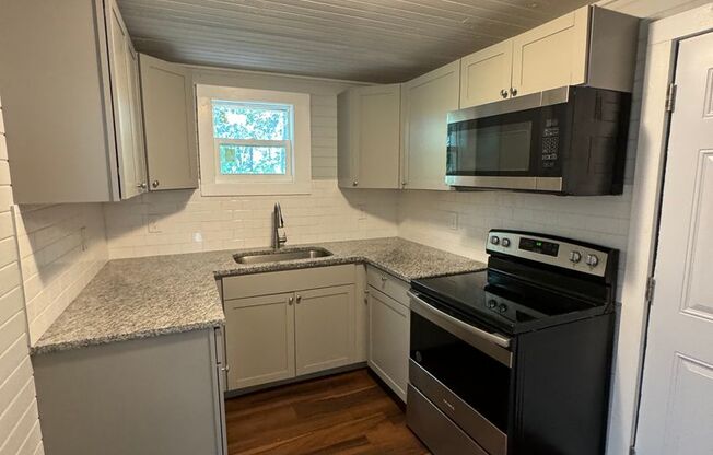 2 beds, 1 bath, $850