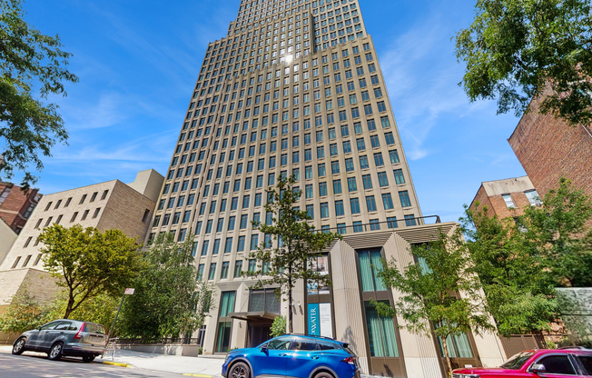 543 W 122 ST