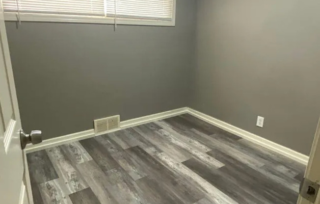 4 Bed, 1 Bath Home in South Kansas City!