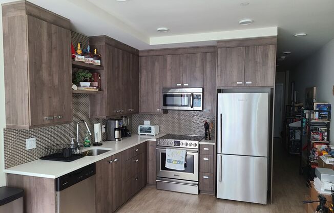 1 bed, 1 bath, 556 sqft, $2,350, Unit 212