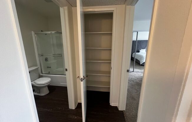 2 beds, 2 baths, 900 sqft, $2,645, Unit 202