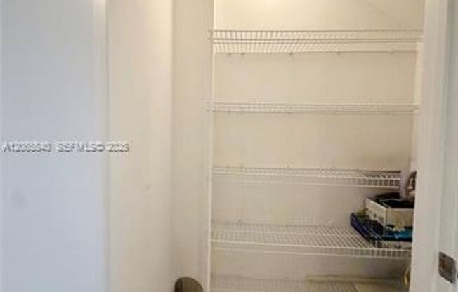 1 bed, 1.5 baths, $3,100, Unit # 206
