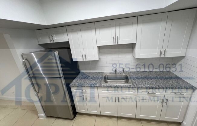 1 bed, 1 bath, 744 sqft, $1,725, Unit 40