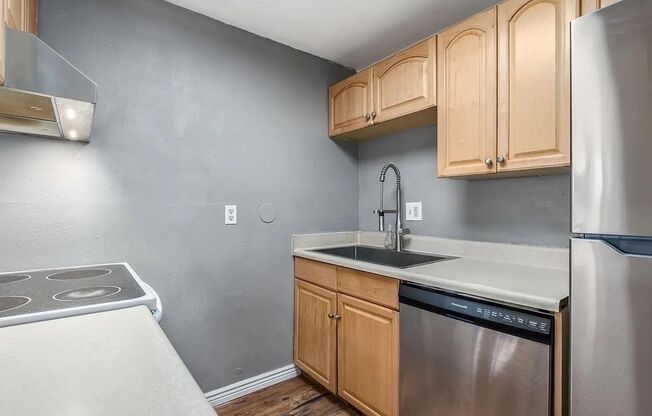 1 bed, 1 bath, $1,500, Unit # 42