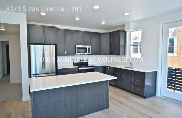 8373 S IRIS LUMI LN