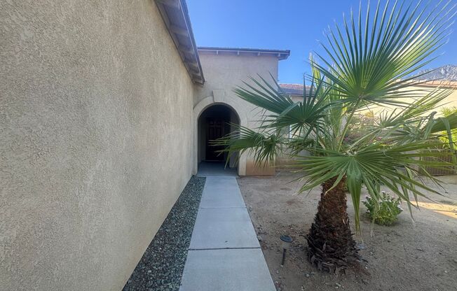 3 Bedroom 2 Bathroom Home in Palm Springs!