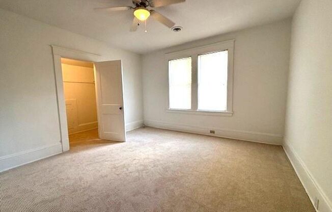 2 beds, 1 bath, $1,595, Unit APARTMENT B