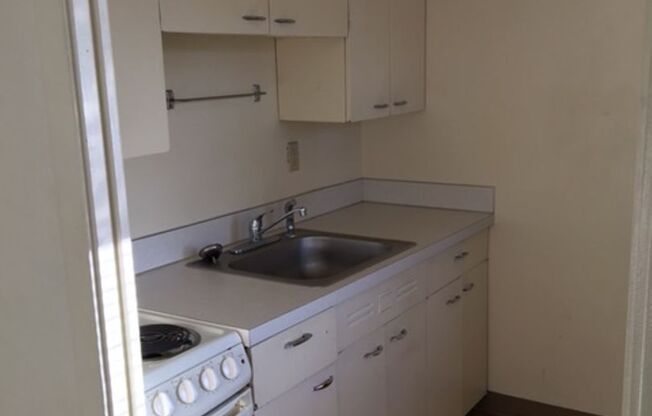 1 bed, 1 bath, $1,300, Unit 305A