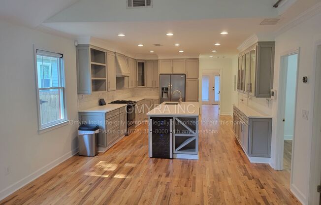 Gorgeous Bungalow in Grant Park!