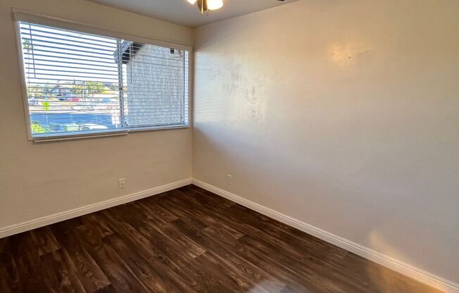3 beds, 1.5 baths, $2,700, Unit 2203
