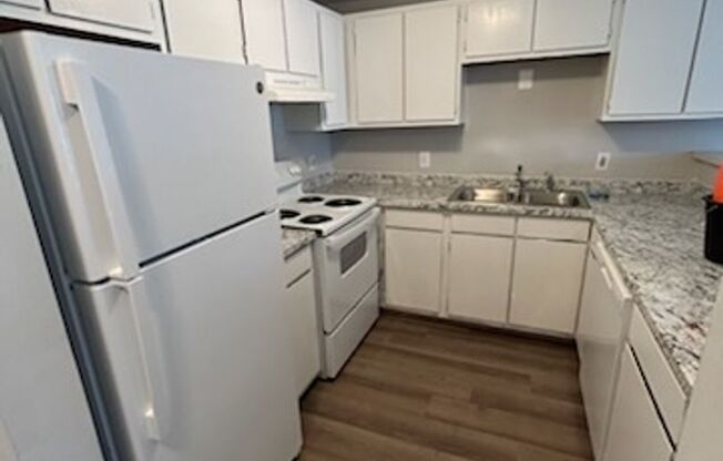 2 beds, 1 bath, 750 sqft, $965, Unit Unit 6262-09