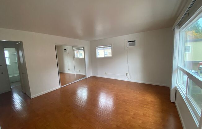 Studio, 1 bath, 400 sqft, $850, Unit S #1