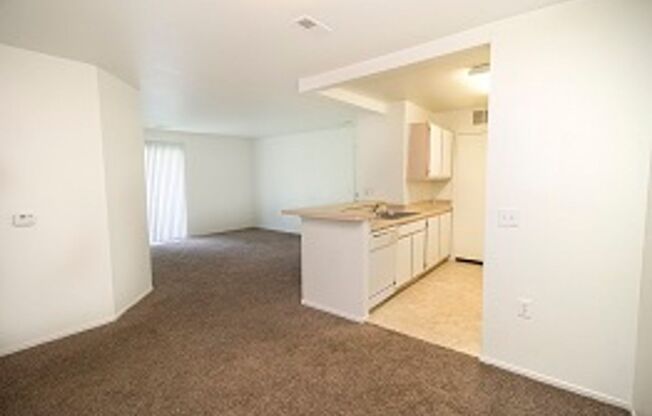 3 beds, 2 baths, 1,150 sqft, $1,425, Unit 27-101