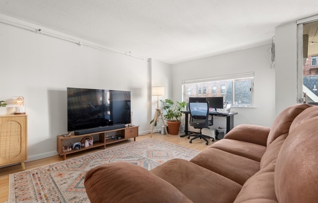 1 bed, 1.5 baths, 750 sqft, $3,200, Unit 303