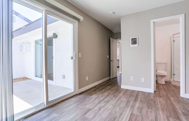 2 beds, 2 baths, 900 sqft, $2,795, Unit 4