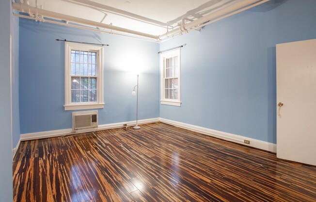 Spacious 1 Bd in Adams Morgan // Storage Included