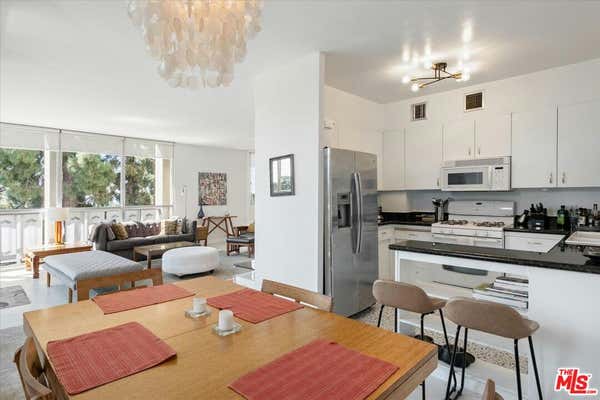 1 bed, 1 bath, 996 sqft, $4,400, Unit 307