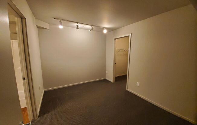 3 beds, 3 baths, 1,122 sqft, $1,890, Unit 304