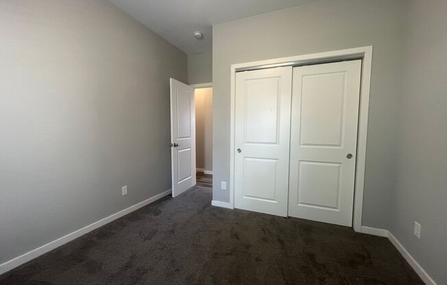 3 beds, 2 baths, 1,250 sqft, $1,805, Unit Lower ( 1 )