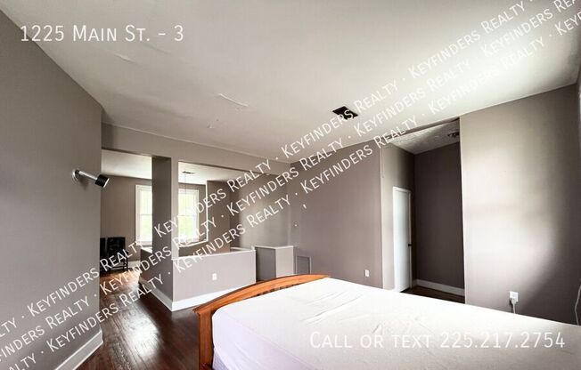 1225 MAIN ST