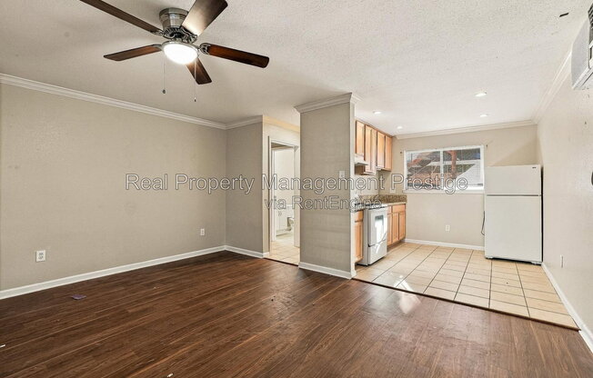 Studio, 1 bath, 550 sqft, $995, Unit 21