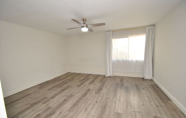 2 beds, 2 baths, $3,400, Unit Signal View