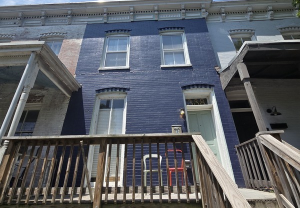 338 S LAUREL ST