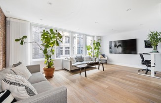 17 E 17 ST